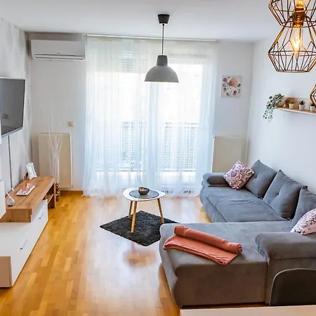 Brand New - Selfcheckins 24 - Zagreb - Garage - Loggia - New - Luxury Apartment Exterior photo
