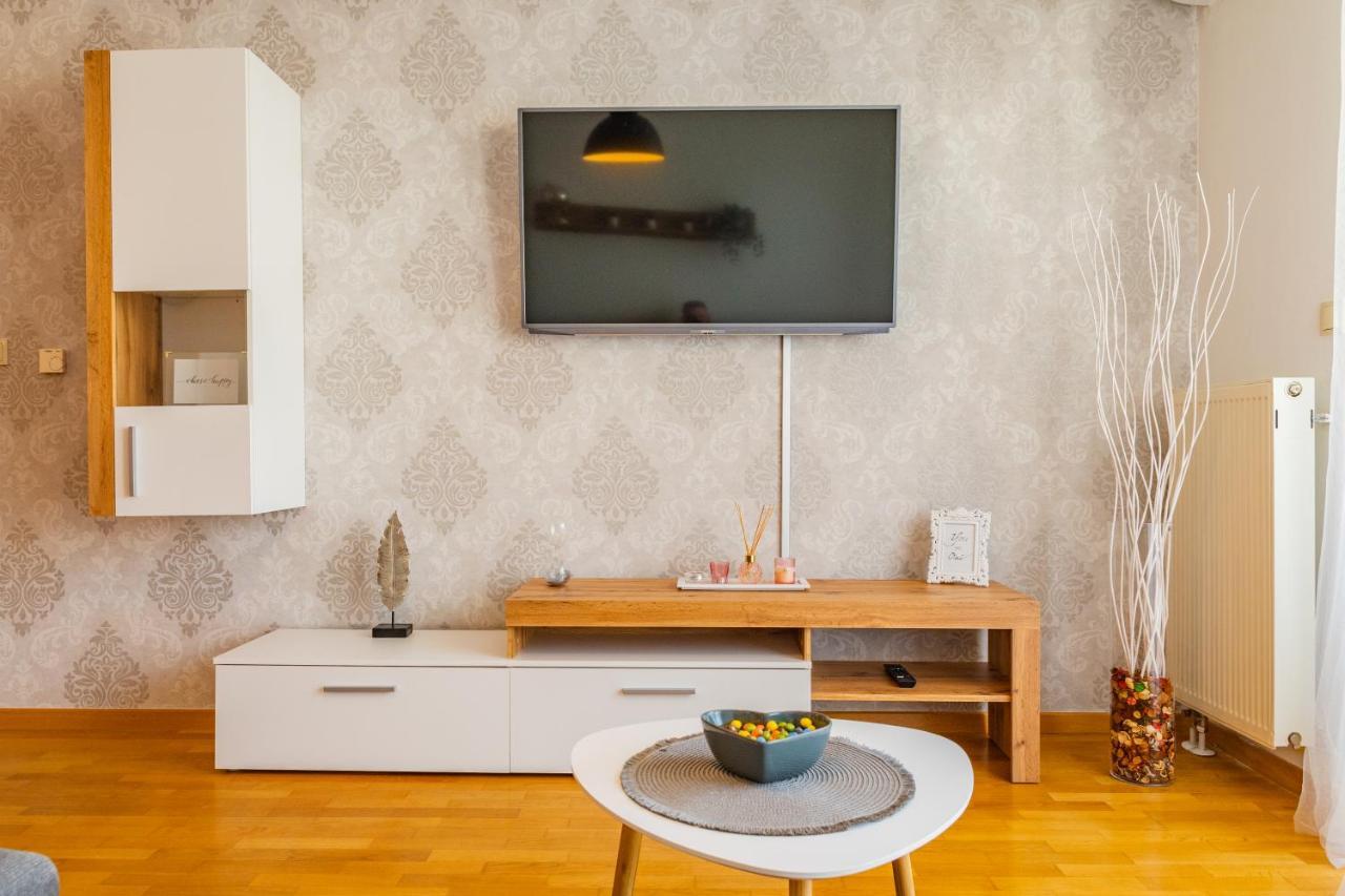 Brand New - Selfcheckins 24 - - Garage - Loggia - New - Luxury Apartmán Zagreb