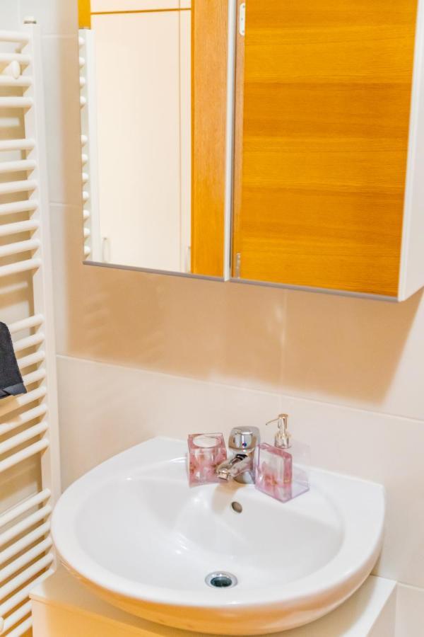 Brand New - Selfcheckins 24 - - Garage - Loggia - New - Luxury Apartment